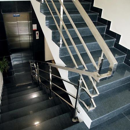 Apollo Court Hotel Csennai Kültér fotó