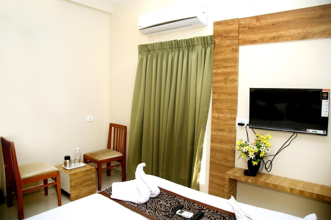 Apollo Court Hotel Csennai Kültér fotó
